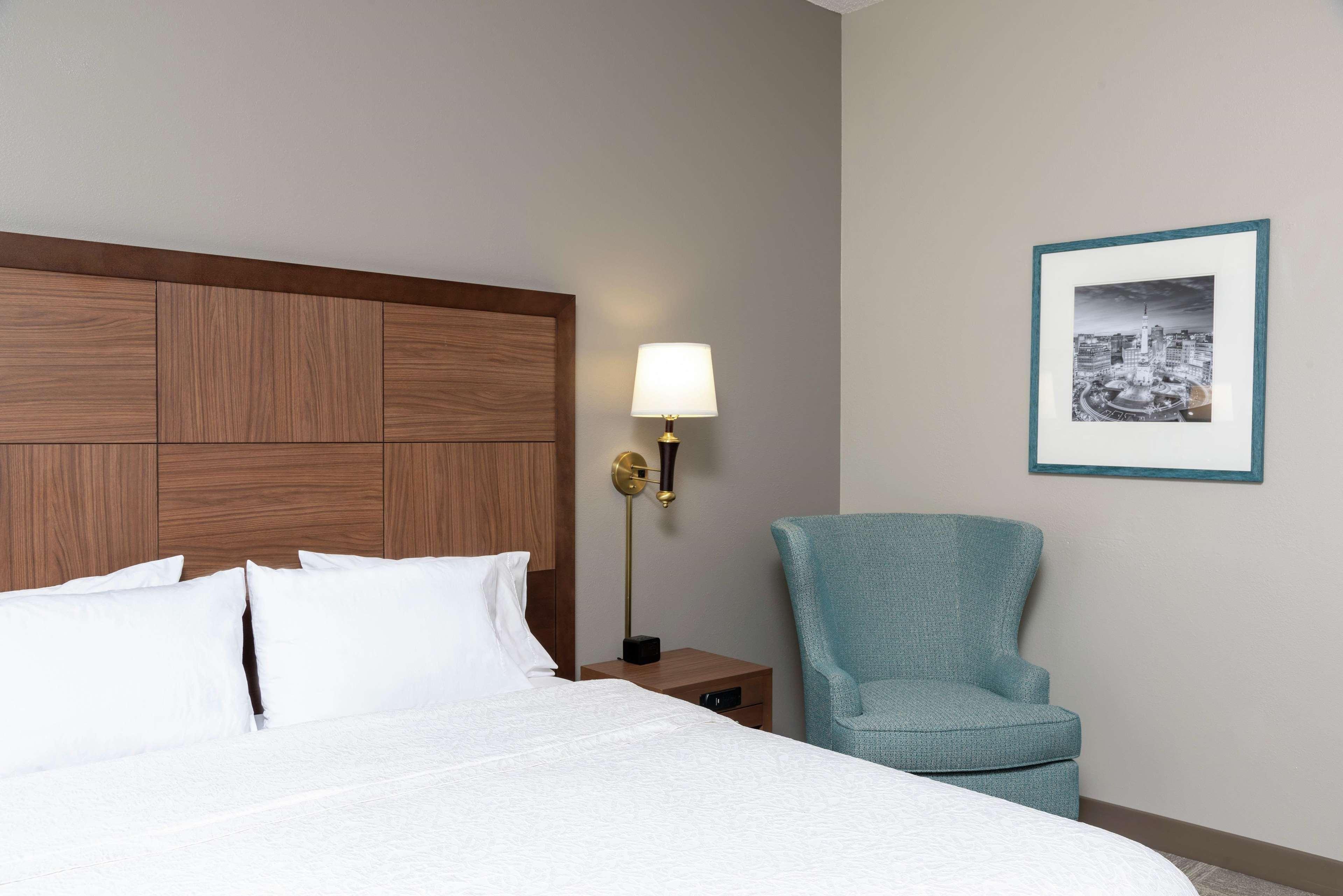 Hampton Inn Indianapolis Downtown Across From Circle Centre Экстерьер фото
