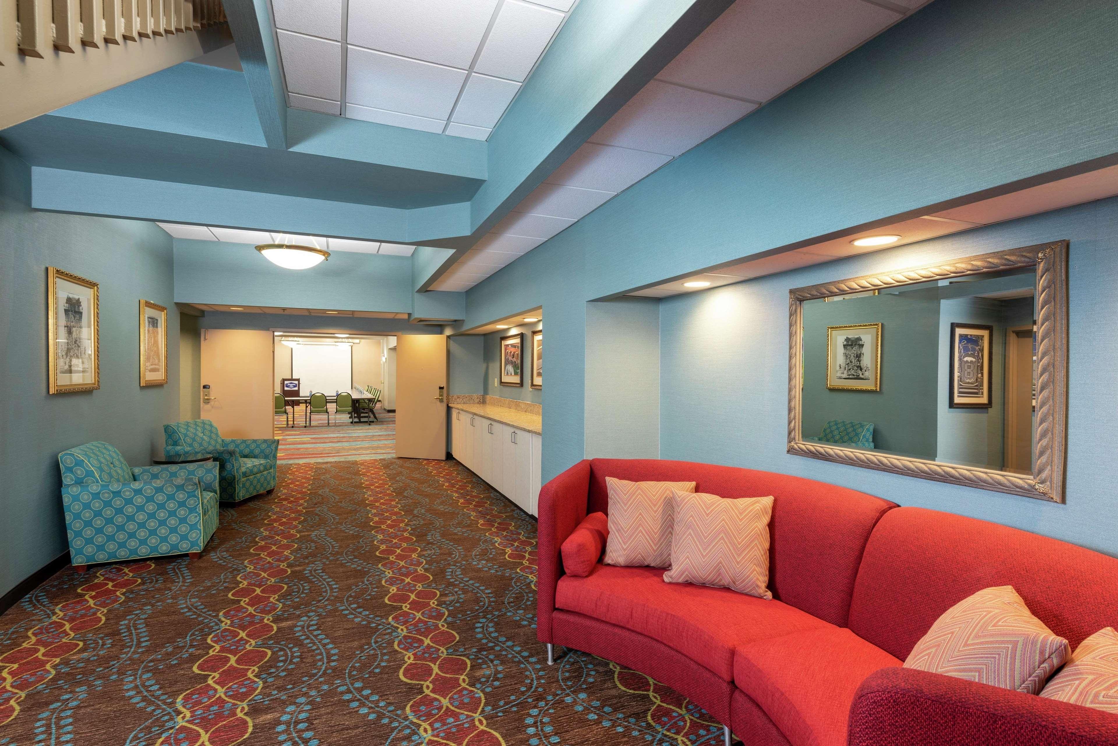 Hampton Inn Indianapolis Downtown Across From Circle Centre Бизнес фото