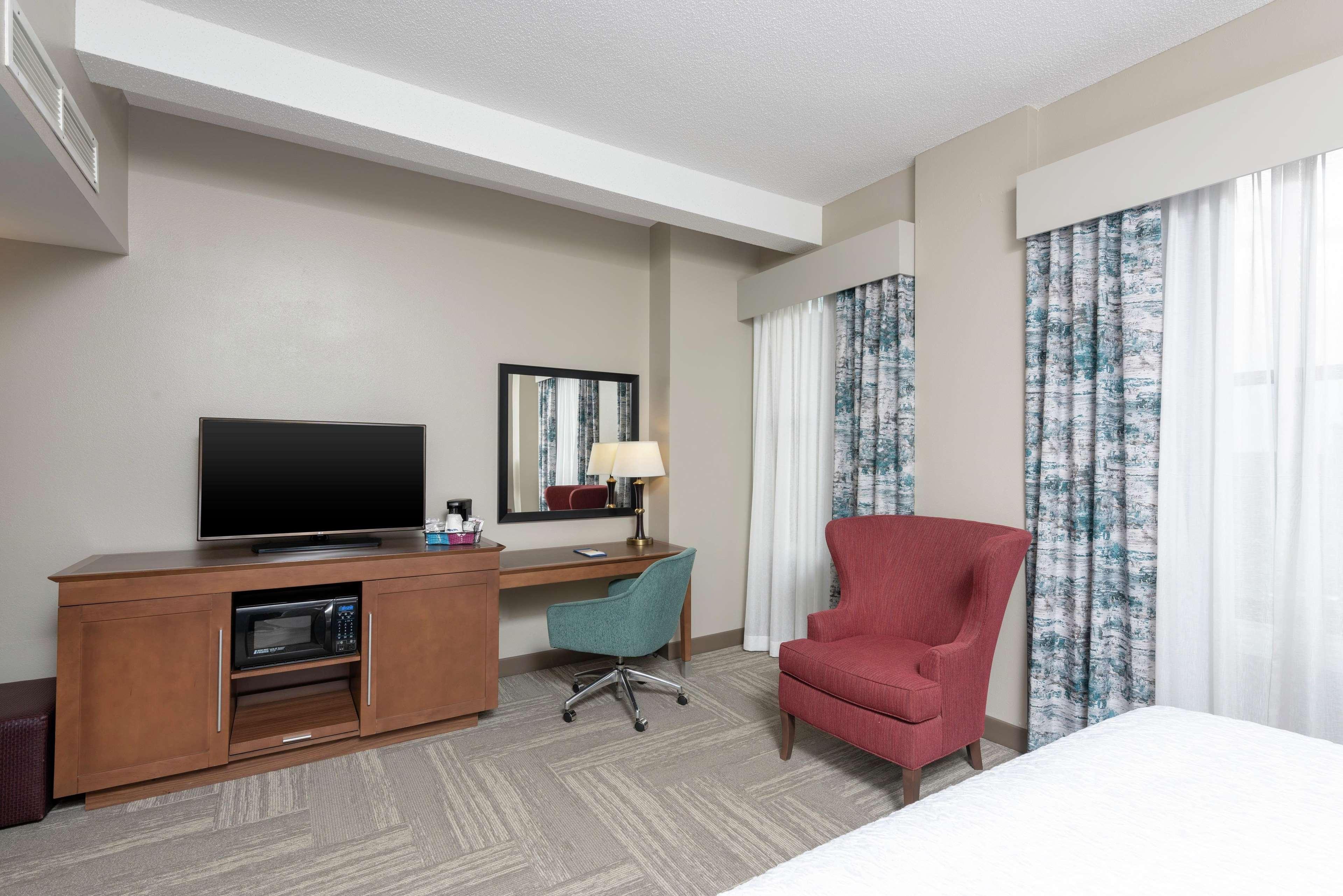 Hampton Inn Indianapolis Downtown Across From Circle Centre Экстерьер фото