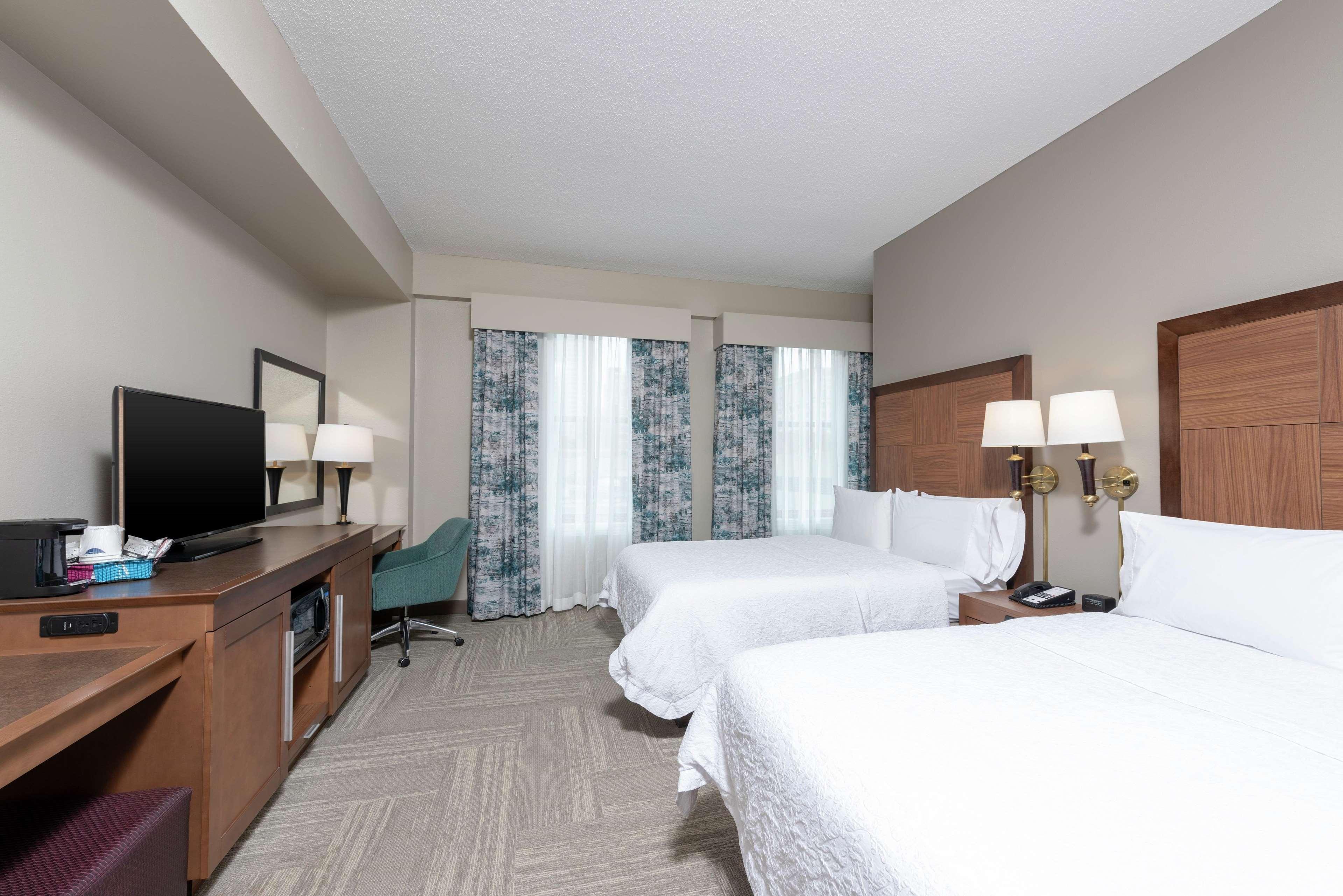 Hampton Inn Indianapolis Downtown Across From Circle Centre Экстерьер фото