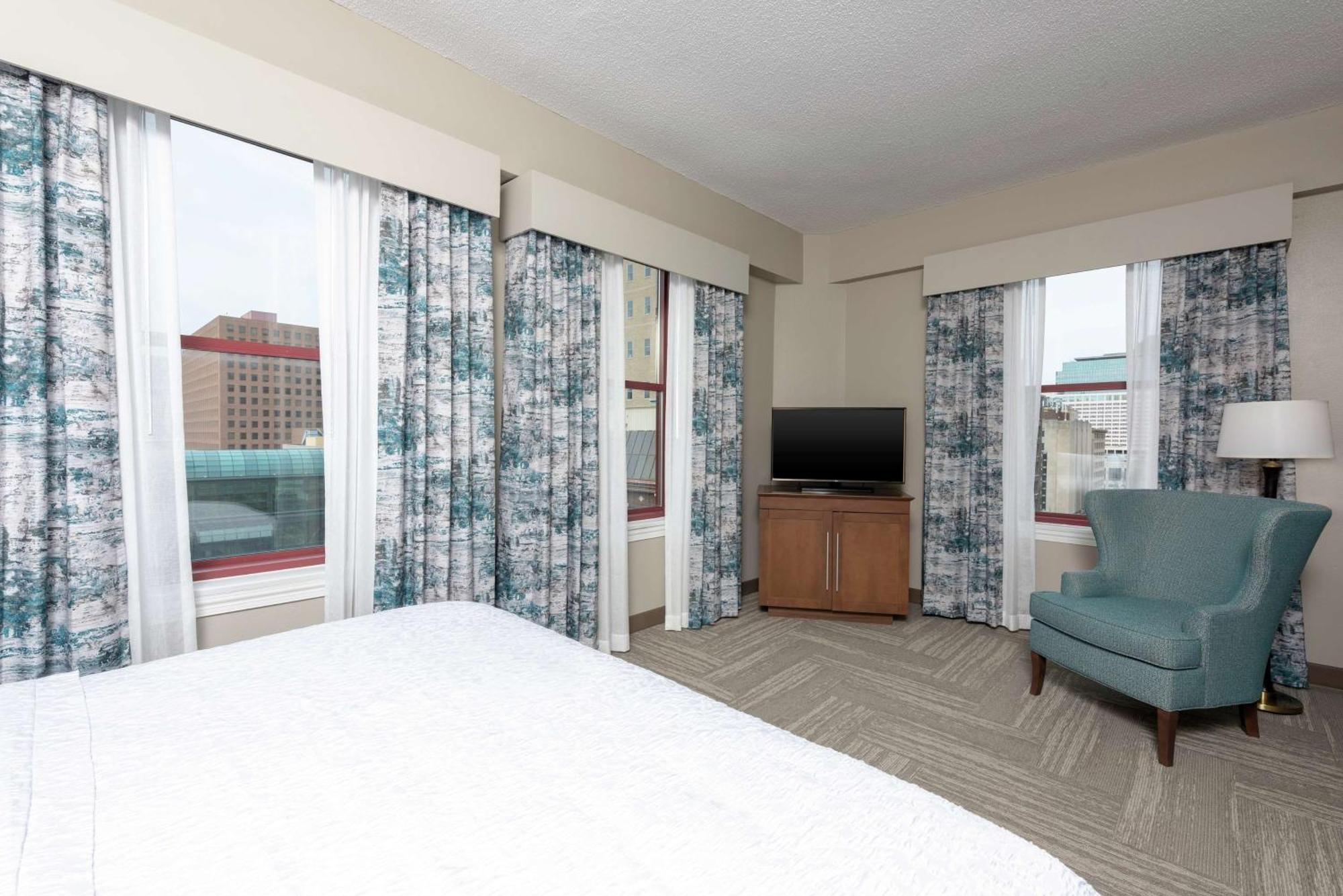 Hampton Inn Indianapolis Downtown Across From Circle Centre Экстерьер фото