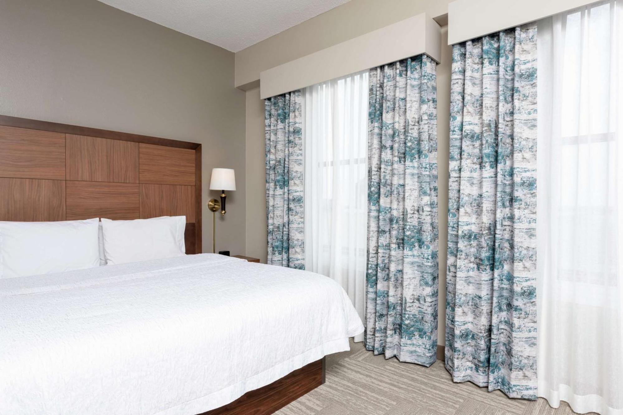 Hampton Inn Indianapolis Downtown Across From Circle Centre Экстерьер фото