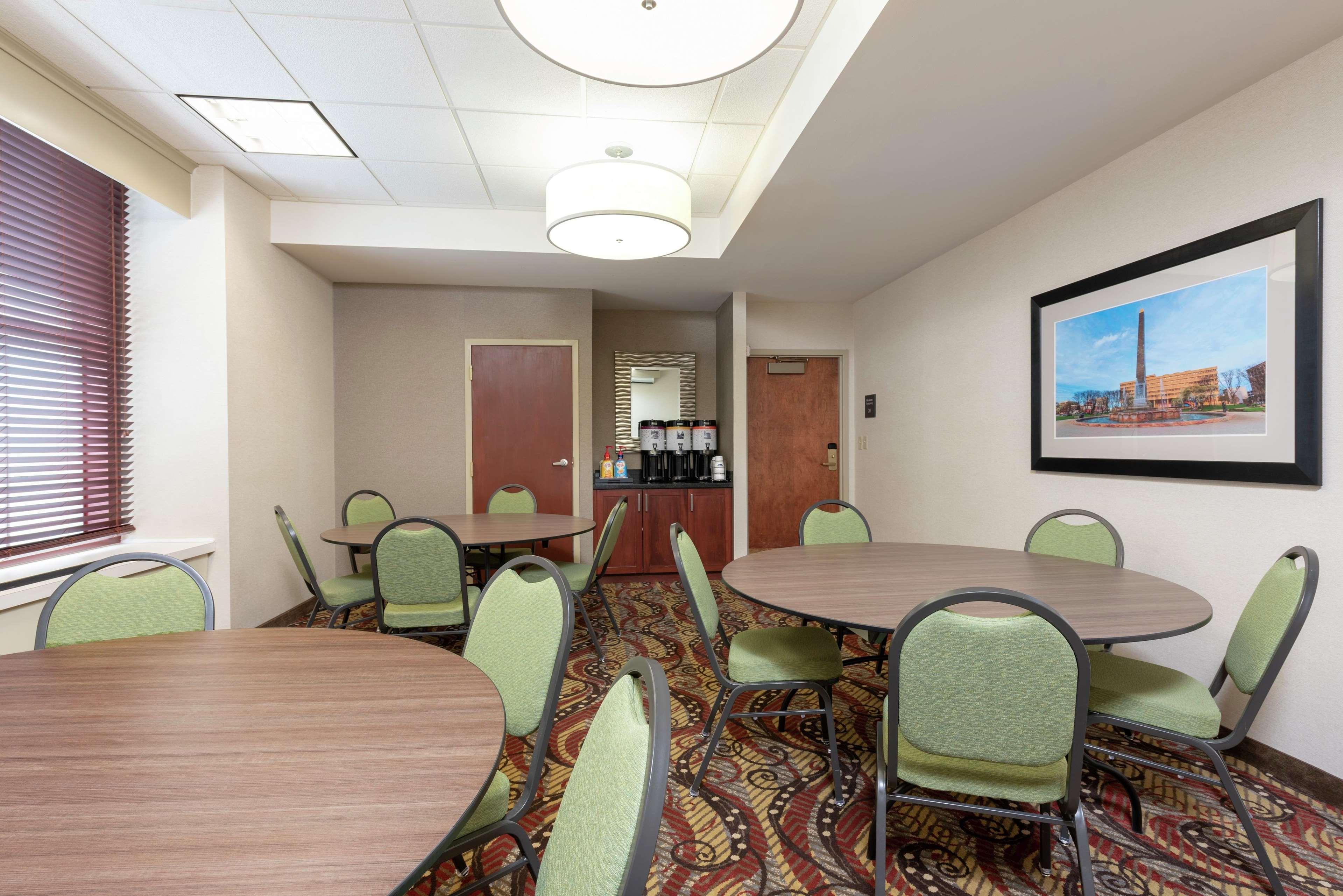Hampton Inn Indianapolis Downtown Across From Circle Centre Удобства фото